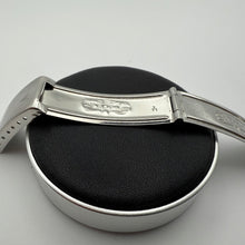 Load image into Gallery viewer, Rolex Oysterdate Precision 6694 with Silver Linen Dial, Folded Links Oyster Strap and Rolex Box