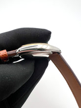 Load image into Gallery viewer, Rolex 5011 Bubbleback from 1948 with Full Service and Rolex box