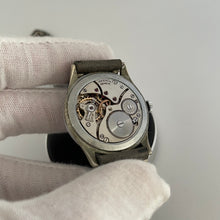 Load image into Gallery viewer, Universal Genève Military Sub Seconds