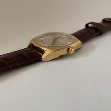 Load image into Gallery viewer, Pontiac International ***