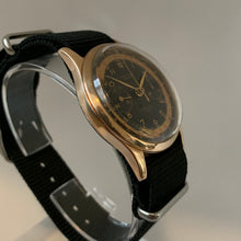 Load image into Gallery viewer, Chronograph Suisse Gilt Bullseye Dial