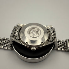 Load image into Gallery viewer, Omega Seamaster 166.010 with rare &#39;Ribbon&#39; dial
