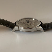 Load image into Gallery viewer, Baume &amp; Mercier Chronograph Batwing Lugs *Very Rare*
