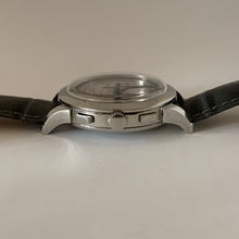 Load image into Gallery viewer, Baume &amp; Mercier Chronograph Batwing Lugs *Very Rare*
